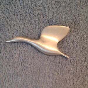 Stylish Vintage Brushed Pewter Canada Goose In Flight Brooch